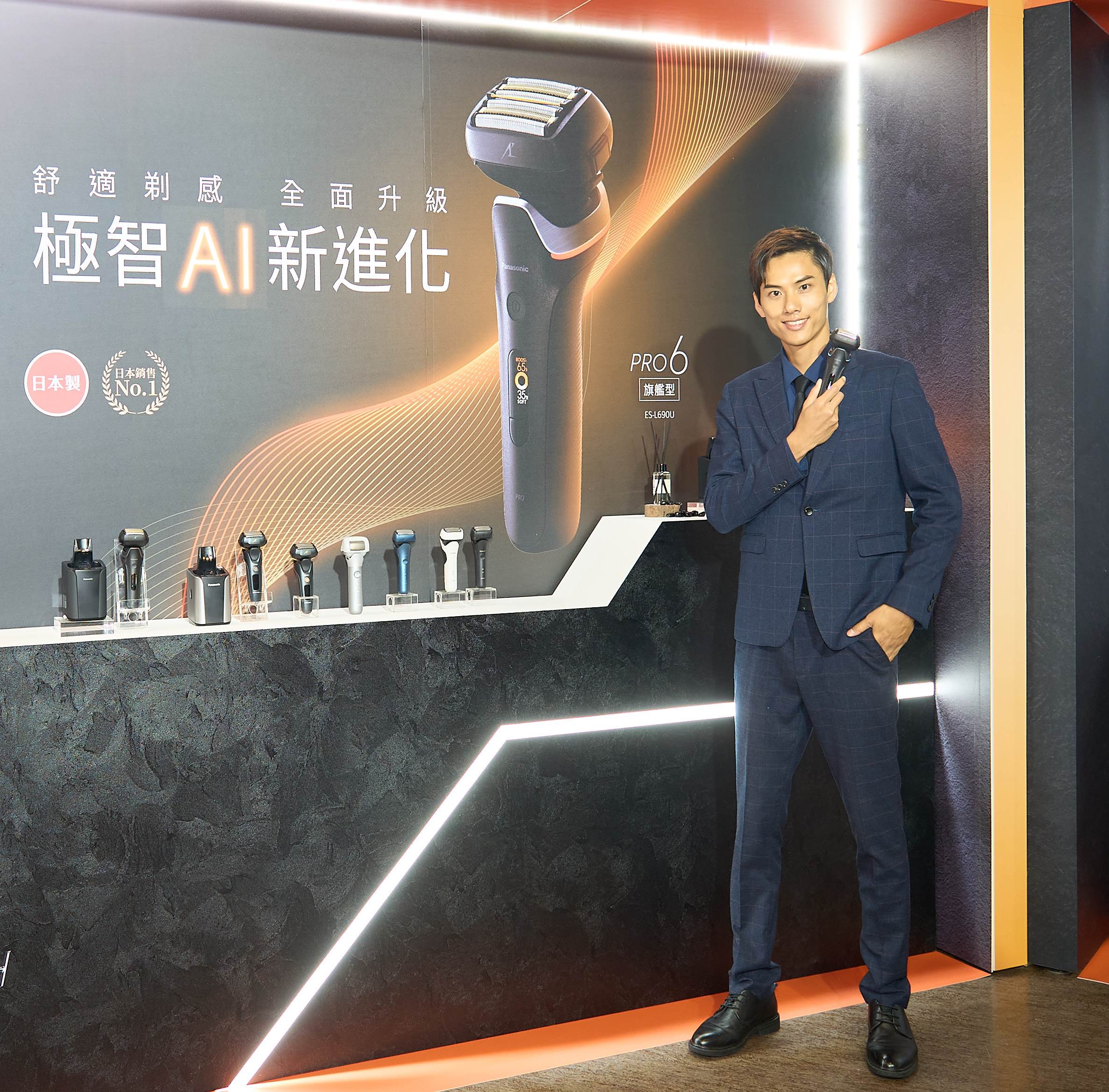 Panasonic旗艦款AI智慧6枚刃電鬍刀，應用全新升級LAMDASH AI感應技術，可自動偵測鬍鬚濃密度，調整最適合的刮鬍力道。（圖／業者提供）