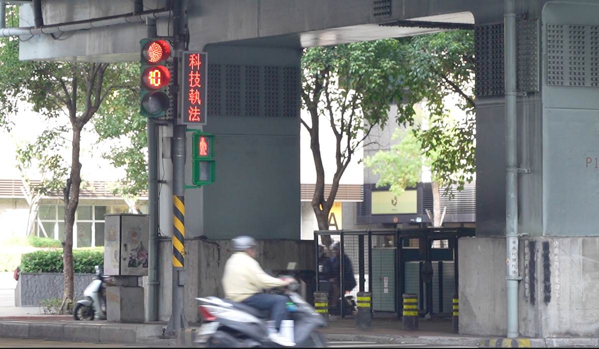 全台分佈取締點比小吃店多，時常不留神收到紅單，欲哭無淚。（圖／MUFU提供）