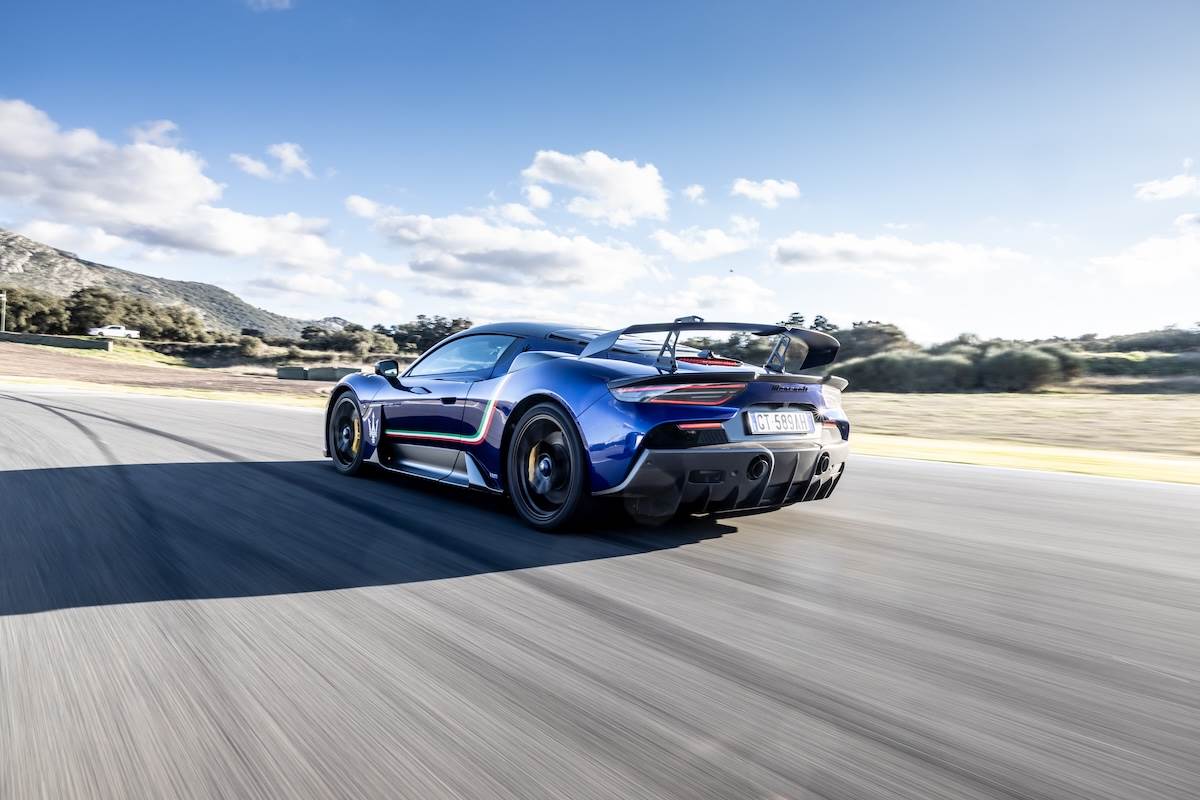 採用3.0L V6雙渦輪增壓引擎及F1的預燃室技術，輸出高達640匹最大馬力，峰值扭力達到720 Nm，極速突破320 km/h。（圖／臺灣蒙地拿提供）