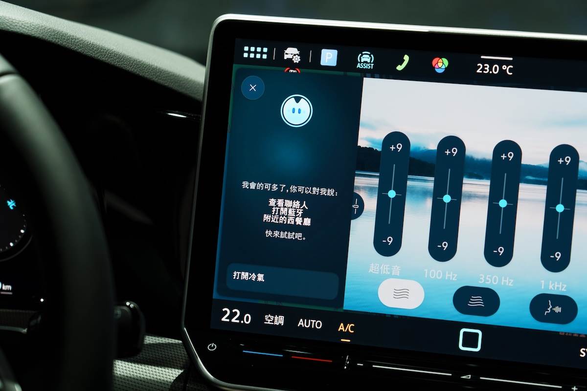 中文智慧語音助理建築在ChatGPT之上，除了繁體中文化外，同時進行在地化，將高達三萬多條指令開發與修改為台灣習慣用語。（圖／林昱丞攝影）