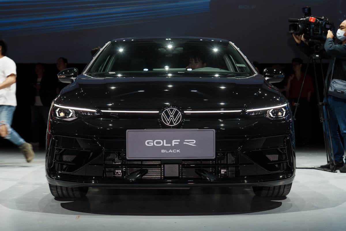 Golf R Black Edition全車黑化，是一種深淵凝視的黑。（圖／林昱丞攝影）