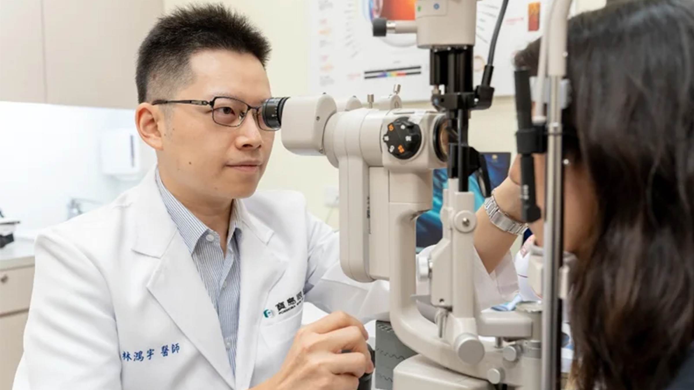 寶島眼科配備專業檢測設備。