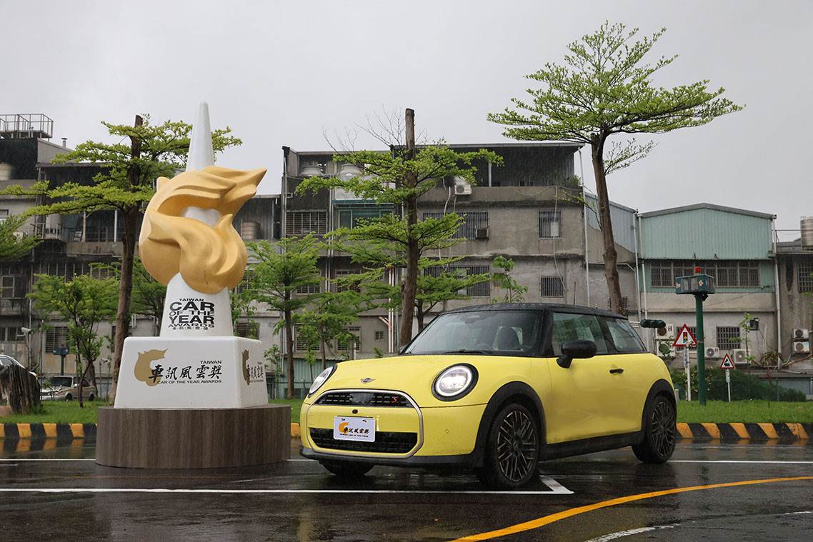 2025車訊風雲獎最佳進口豪華小型車Mini Cooper Hatch。（圖／車訊風雲獎提供）