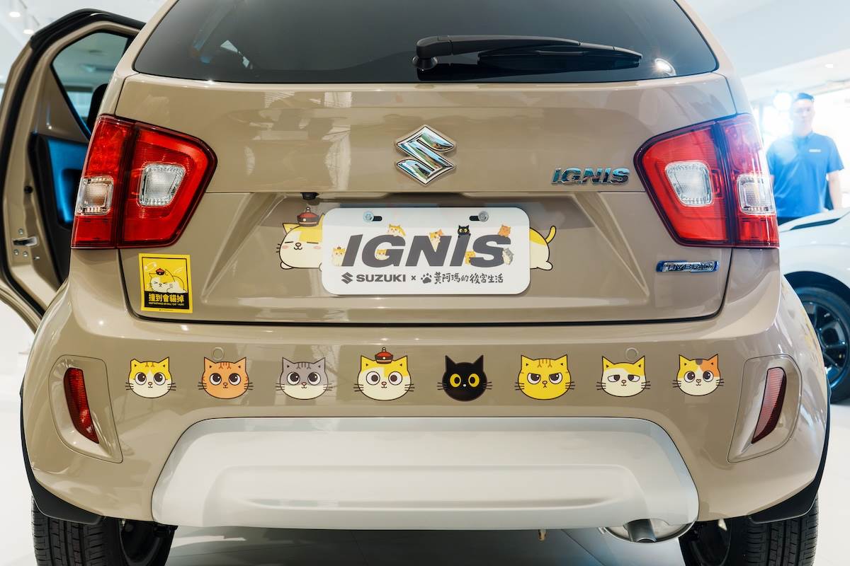 車尾保桿有大滿配，加上左邊「撞到會貓掉」的貼紙，相信後方車輛會更注意行車安全。（圖／林昱丞攝影）