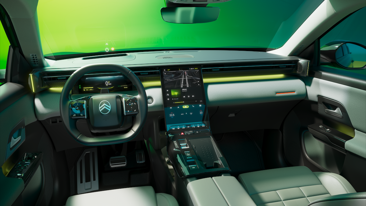 座艙以「C-ZEN LOUNGE」思維打造而成，中央的「Waterfall直覺式觸控螢幕」擁有最新的資訊娛樂系統。（圖／寶嘉聯合提供）