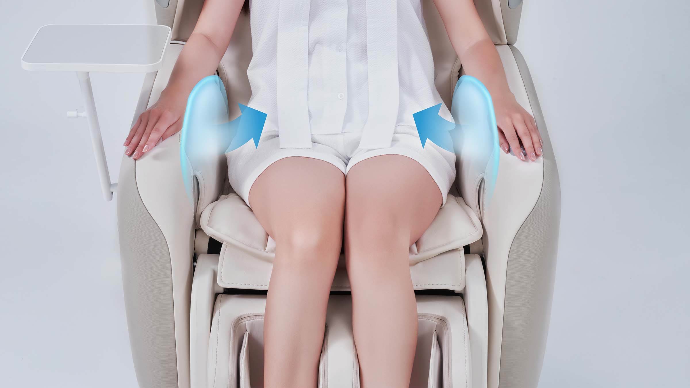 AI愛沙發美臀氣壓透過勁道氣壓按摩,包覆臀部曲線舒緩久坐的不適感。(圖/FUJI提供)