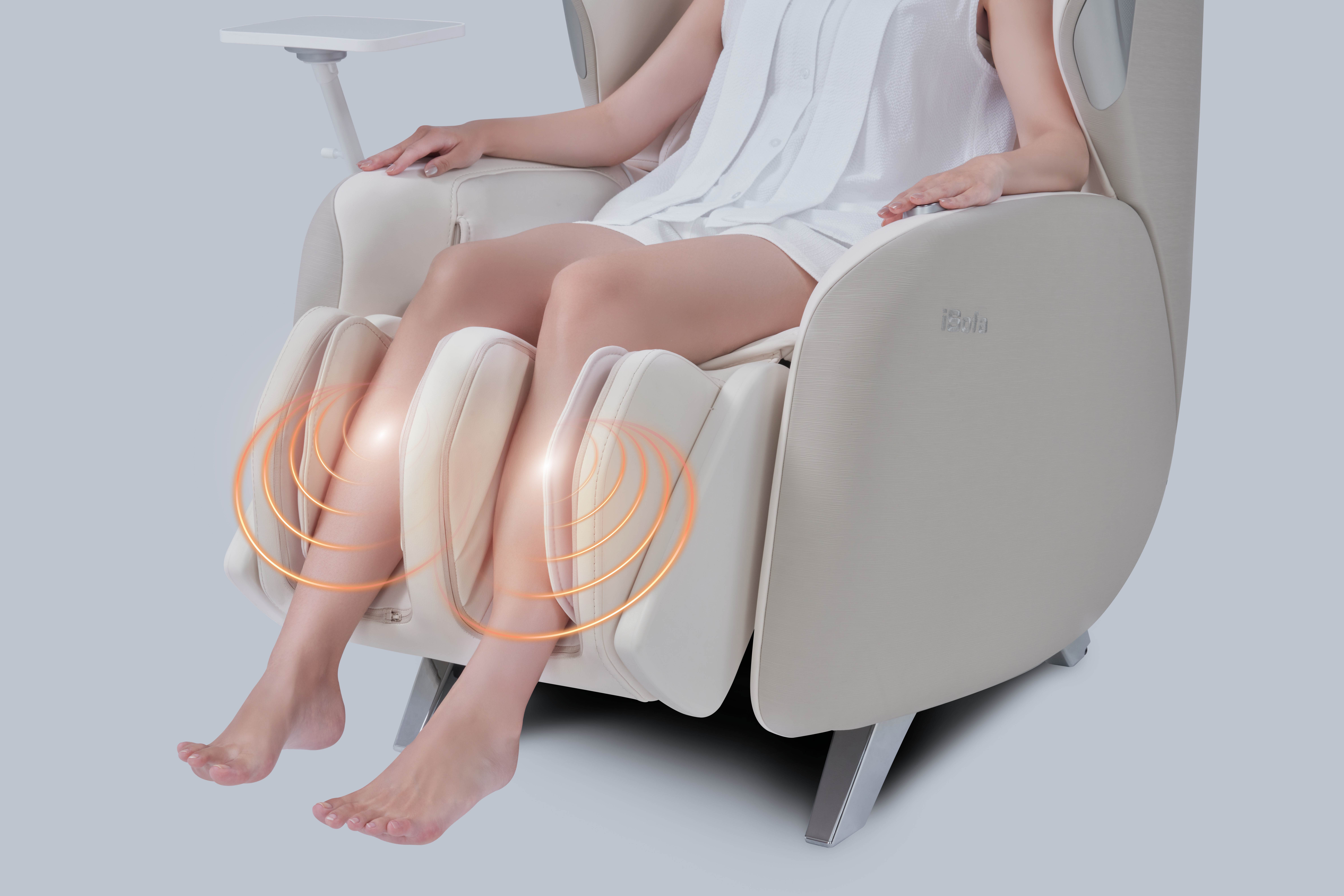 快速演算客製化最符合當下的按摩行程;AI雙摩輪透過精準對位。(圖/FUJI提供)