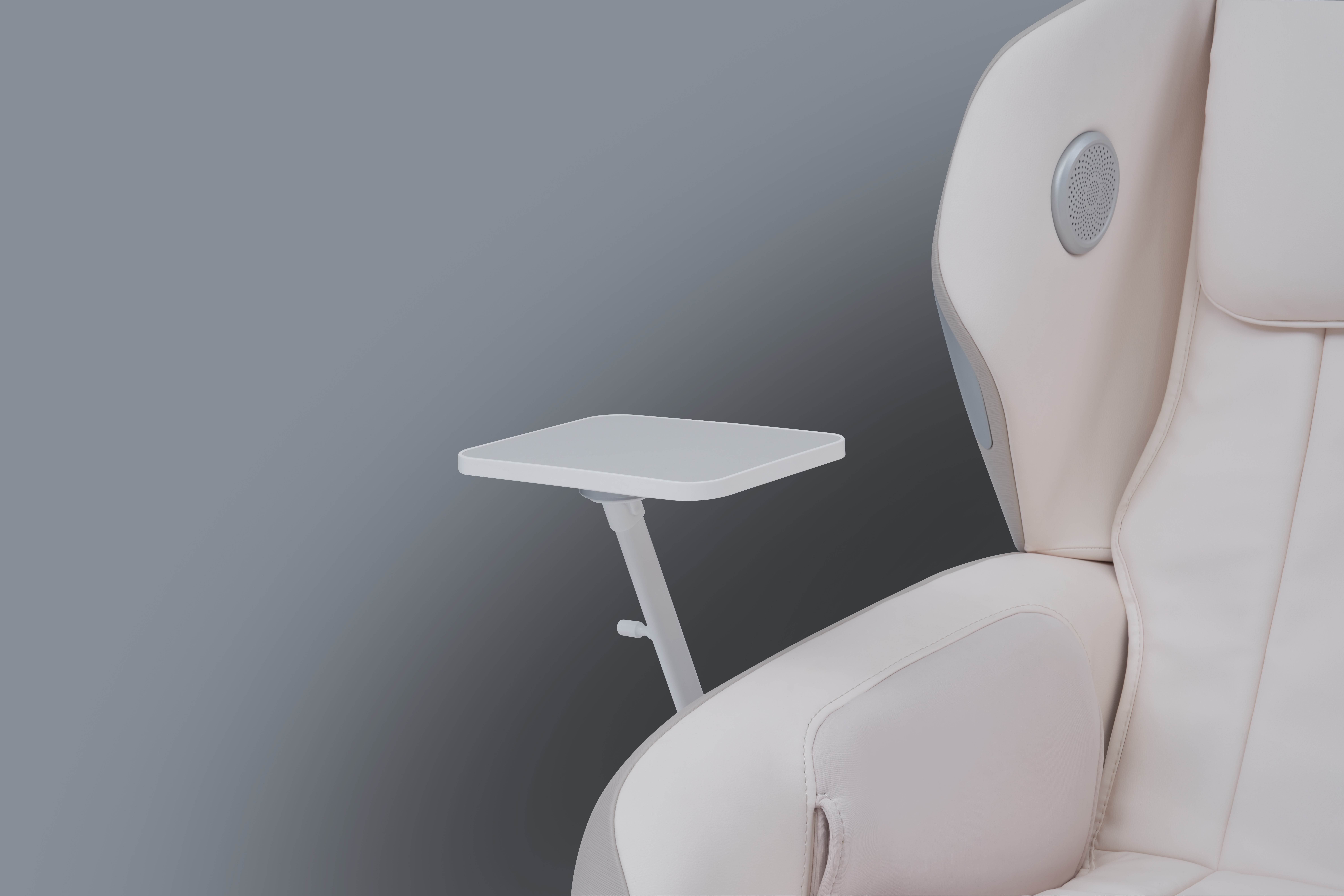 全新AI愛沙發配備『旋轉平衡桌板』,無論坐躺桌面都會隨產品姿勢自主平衡。(圖/FUJI提供)