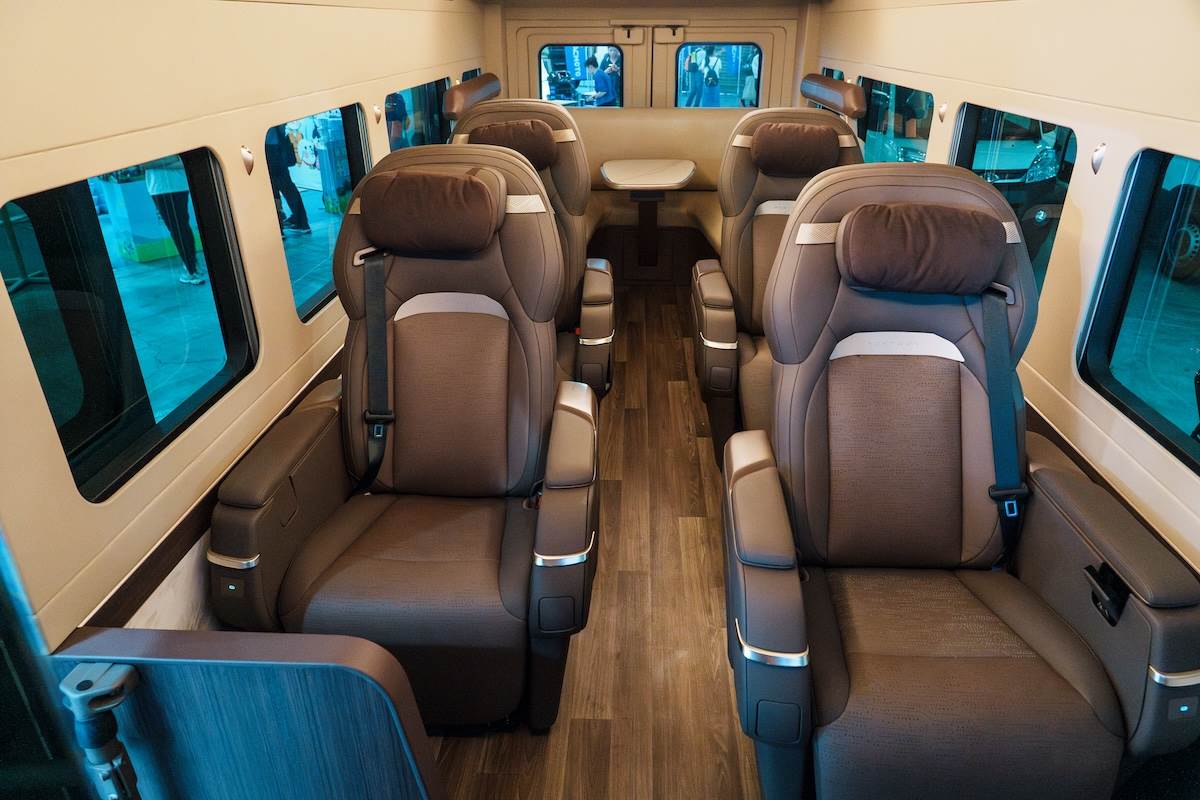 Model U車室內展現豪華商務風格。（圖／林昱丞攝影）