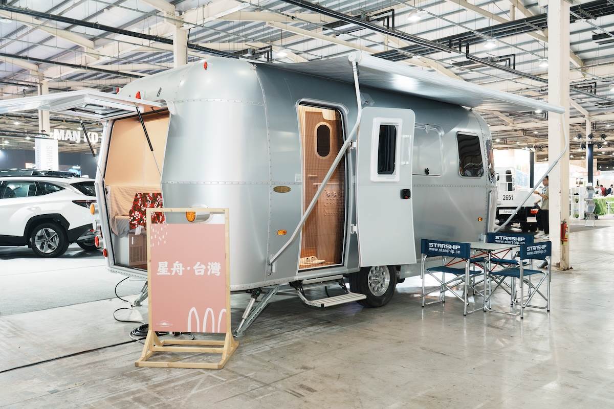 展區還有露營車，看完商車可以去那邊轉換心情。（圖／林昱丞攝影）