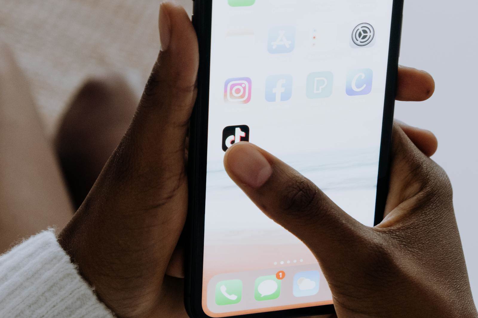 pexels-cottonbro-5081915