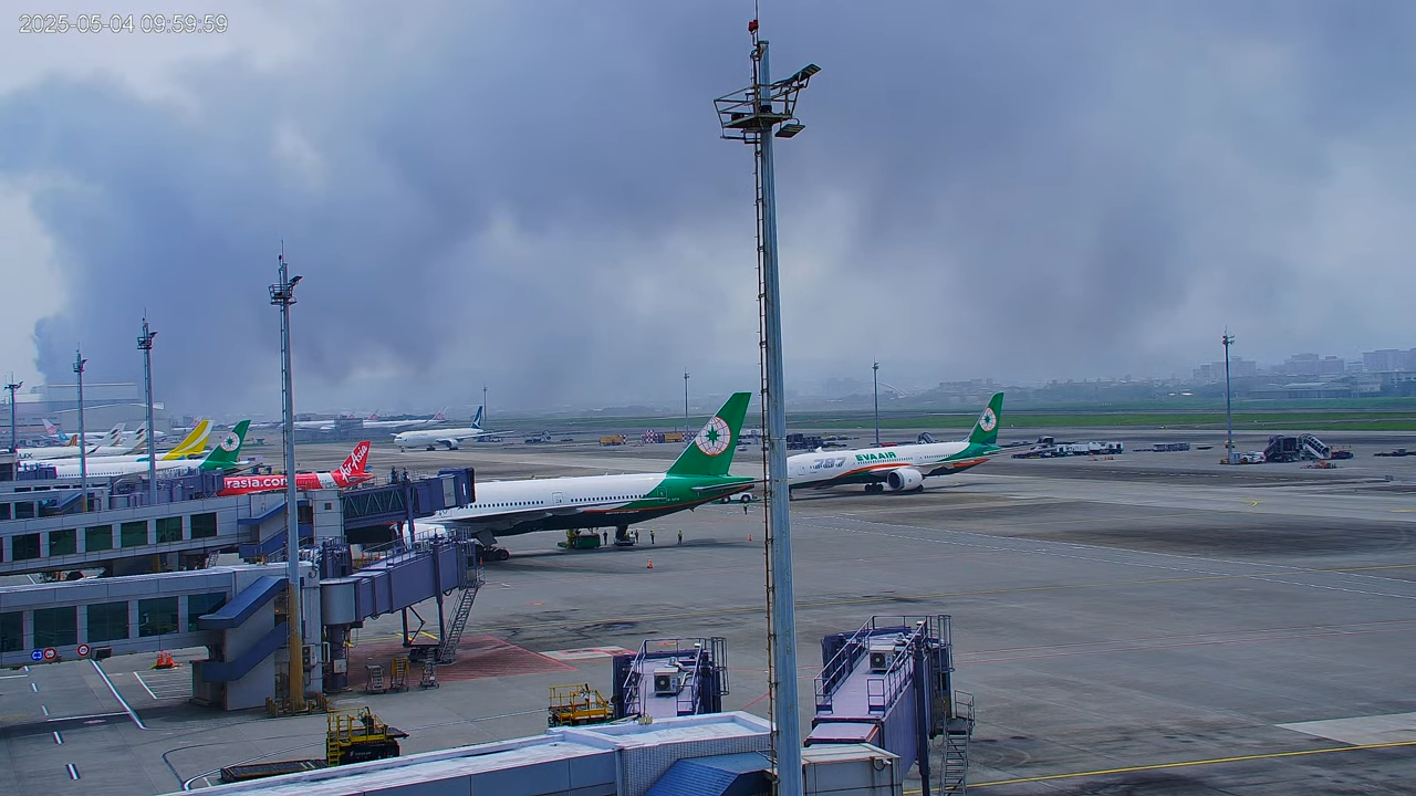🔴 TPE 4K桃園國際機場 南跑道觀景台即時影像｜Taoyuan International Airport South Runway Live plane spotting 12-47-18 screenshot