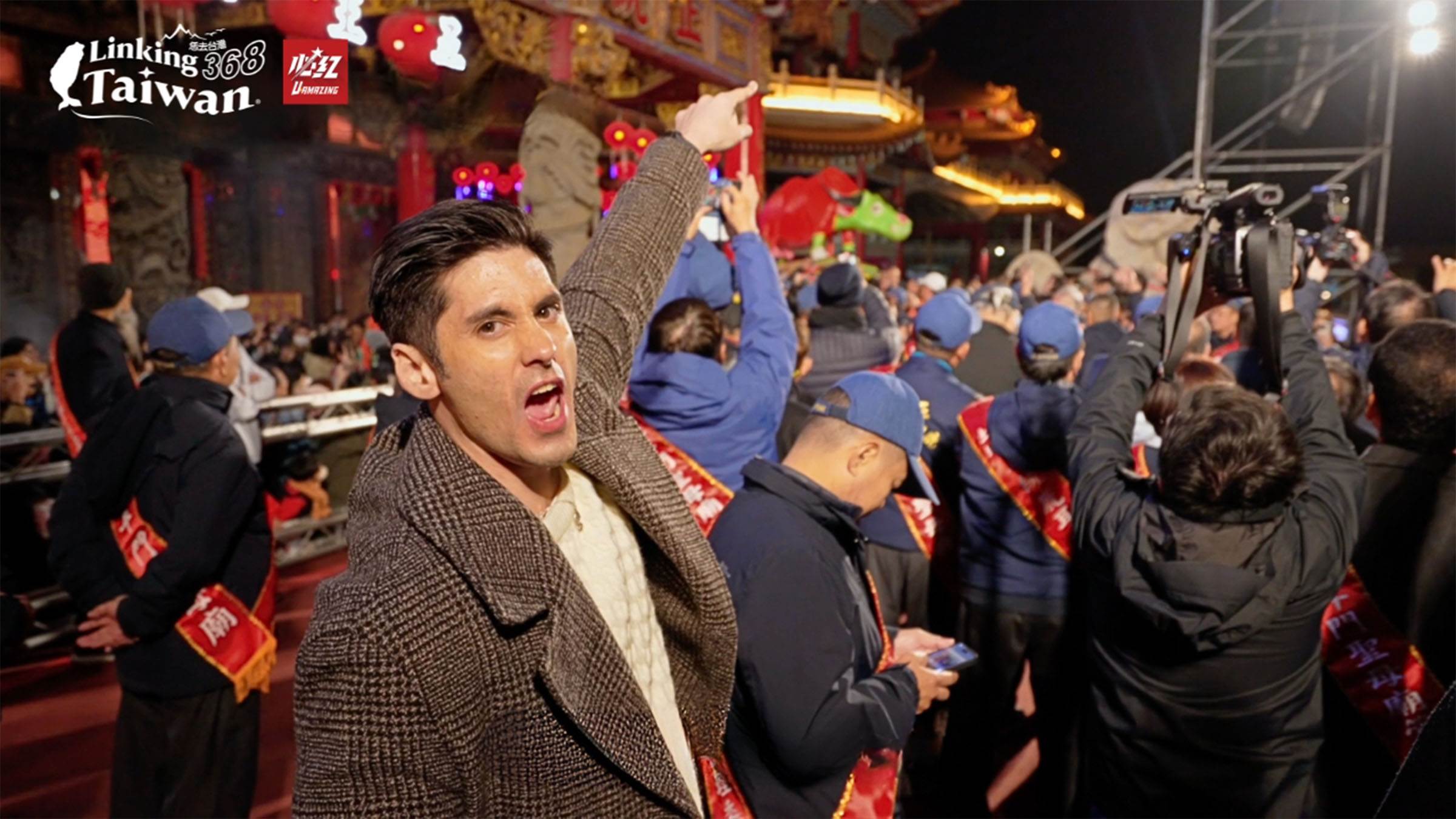 肯納親眼目睹精彩的鞭春牛搶春牛活動，激烈的場面讓他也不禁熱血沸騰，完全投入其中！（圖／《恁去台灣》提供）