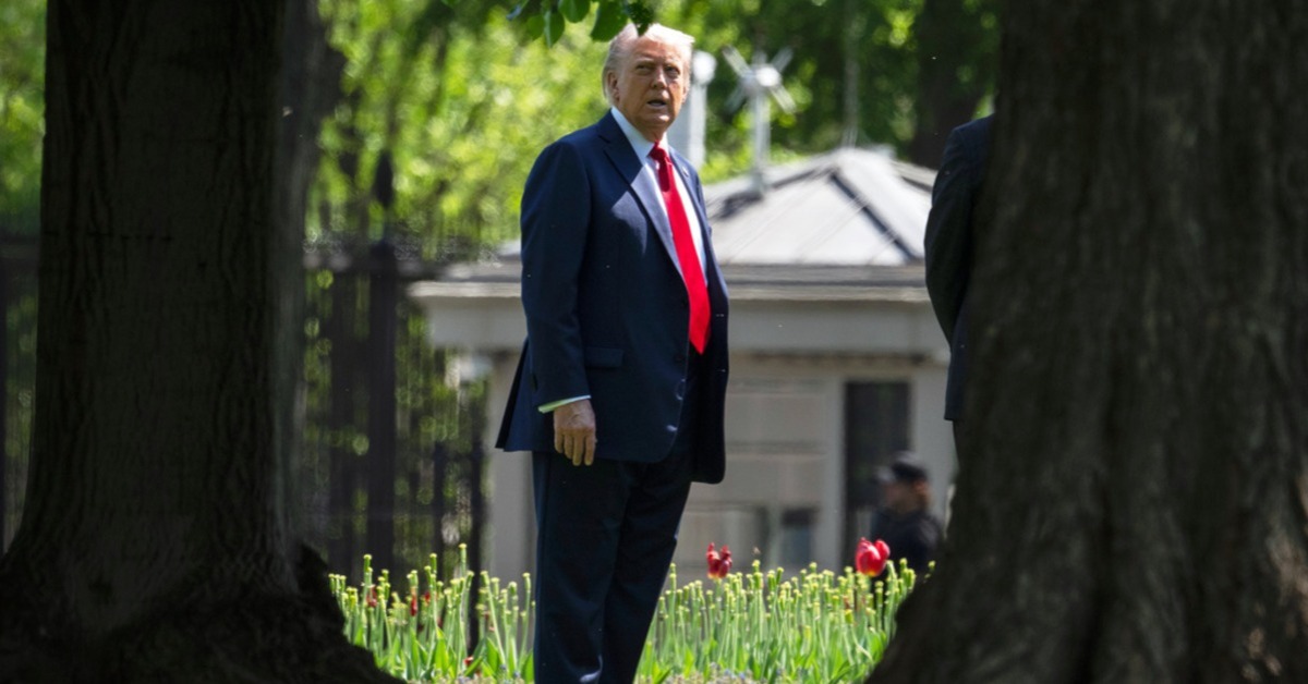 美國總統川普近日針對好萊塢電影業提出新政策，宣布對所有「非美國製作」的電影徵收100%關稅。（圖／美聯社）