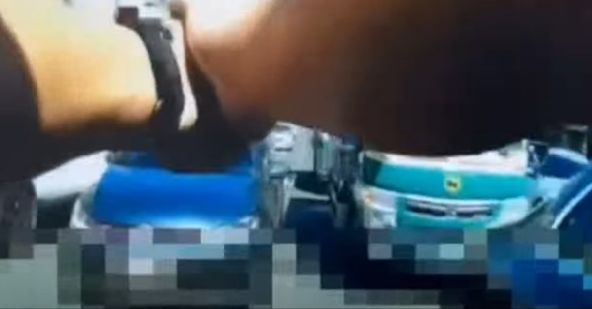 台南警方抓車手，遭到對方拒捕開車衝撞，員警連開五槍。（圖／東森新聞）