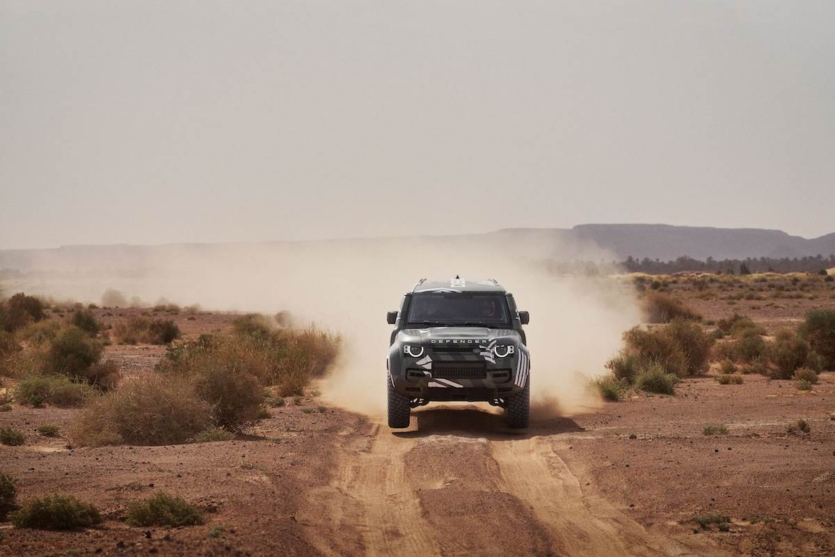 三三輛Defender Dakar D7X-R將投入以量產車為基礎的Stock類別競賽。(圖/JLR Taiwan提供)