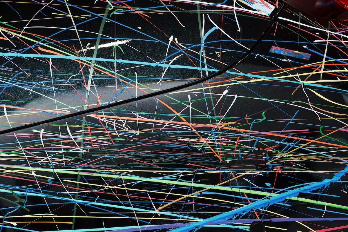 在左後方的葉子板上有龜山島的隱藏彩蛋，處處充滿對土地記憶的溫柔致意。（圖／林昱丞攝影）