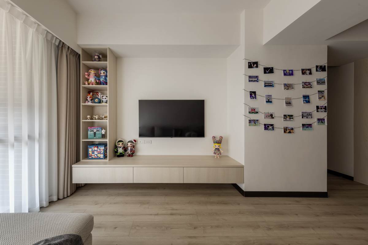 歐德設計師規劃展示櫃，讓宋碩芸展示征戰各國帶回來的紀念品。（圖／業者提供）