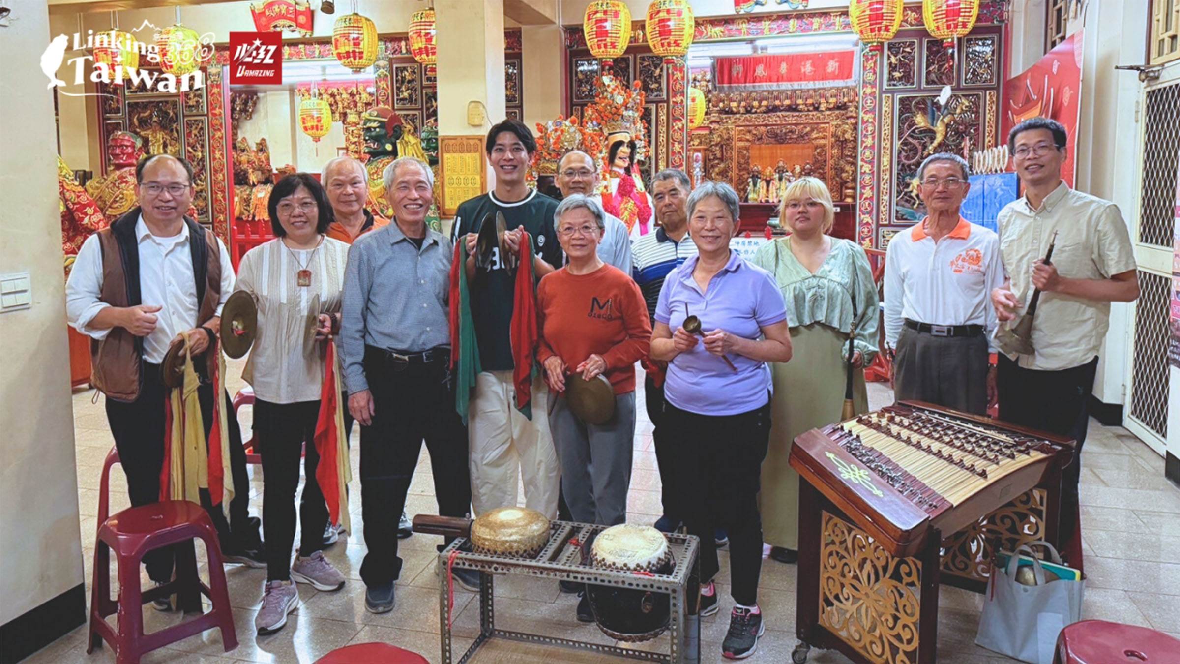 弦音、吹管、鑼鼓齊鳴，傳統北管樂曲蘊含著豐富的人文與歷史底蘊，也展現出深厚且包容的文化魅力。老師傅們最大的心願，是有更多年輕人願意投入，讓這門古老技藝不被遺忘，讓北管舞鳳軒的樂聲，繼續在新港流傳下去。（圖／《恁去台灣》提供）