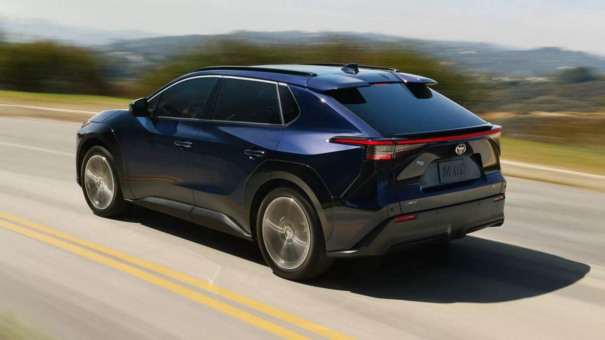 bZ的動力與續航表現相較bZ4X都大幅提升，在中型純電休旅市場更有競爭力。（圖／豐田提供）