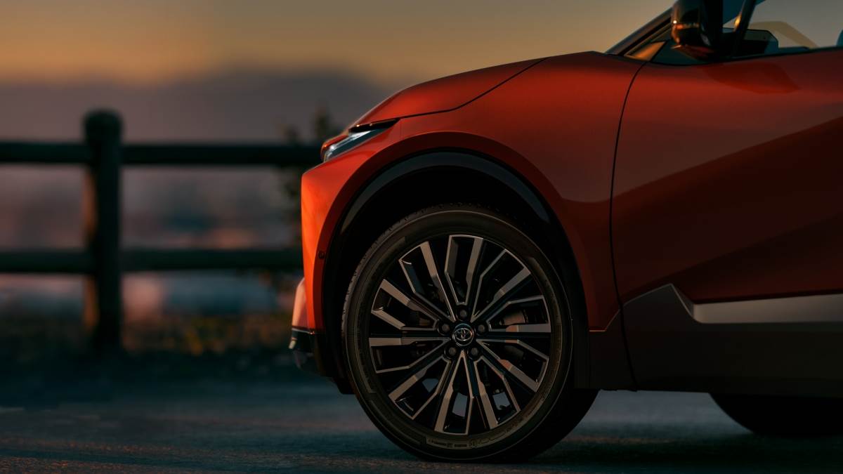 新款鋁圈也是一大亮點，讓整輛車的運動氛圍更好。（圖／豐田提供）