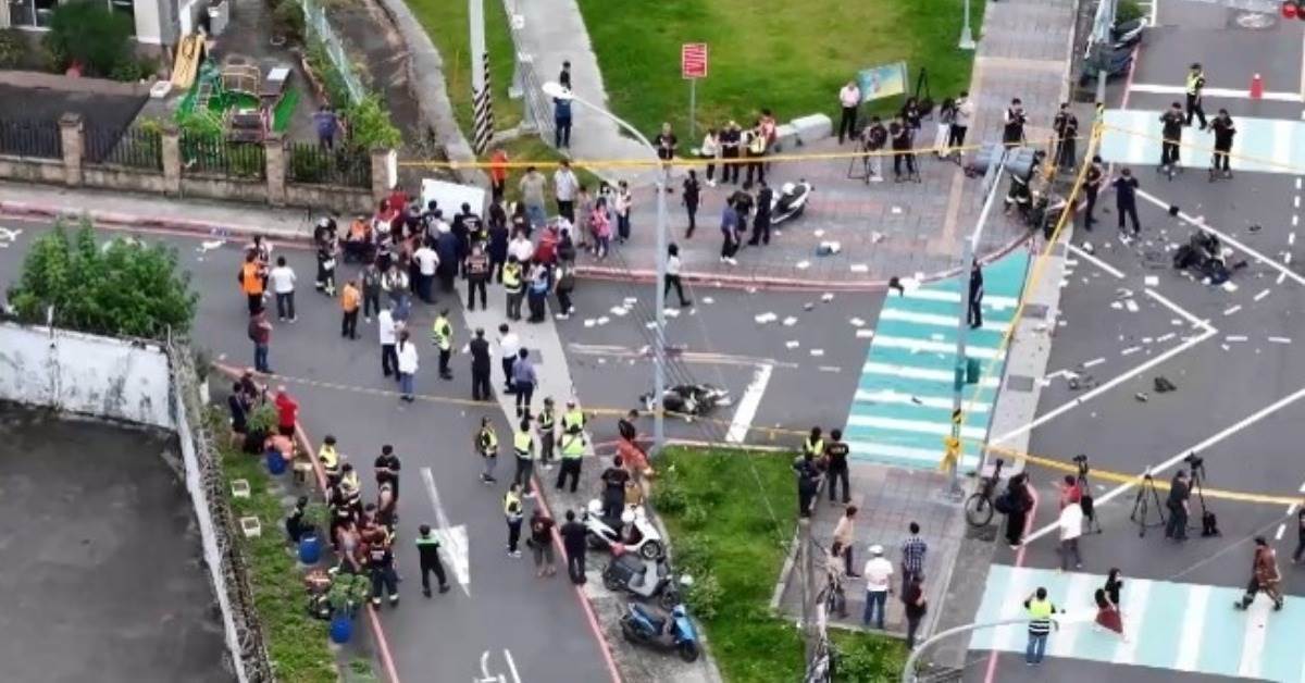 新北市三峽區19日發生3死12傷重大車禍。（圖／東森新聞）