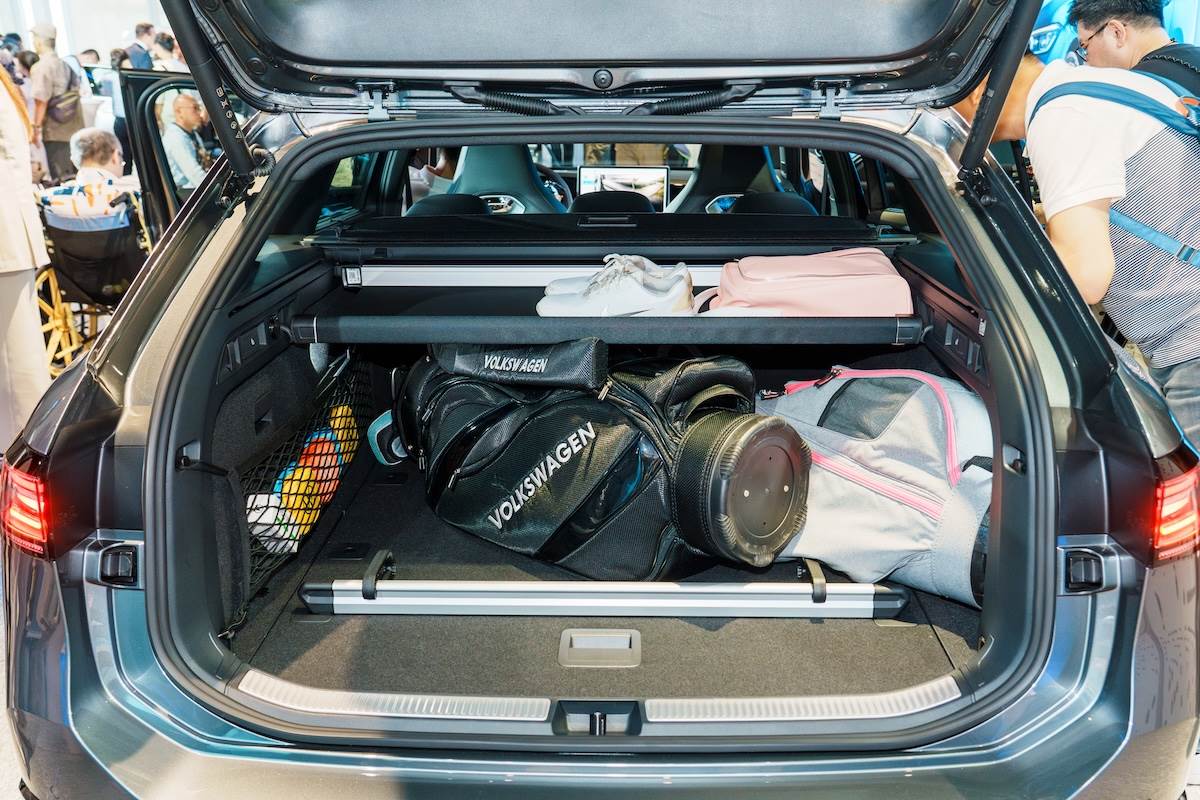 行李廂容量為690至1,920公升，其「後行李廂進階管理套件」擁有良好的實用機能。（圖／林昱丞攝影）