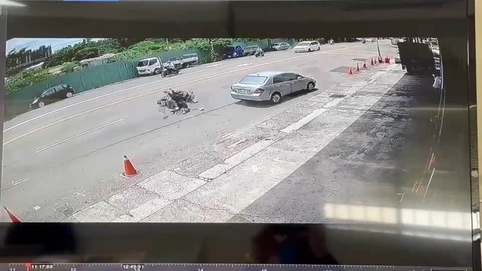 769673796.680337.mp4_snapshot_00.03.969