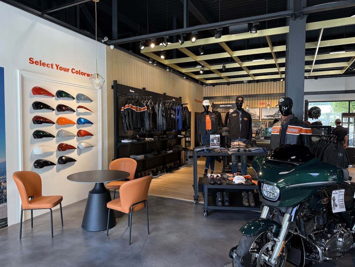 Harley-Davidson台北旗艦展示中心依據全球全新CI規範規劃三大主題區，全面升級顧客體驗。（圖／太古鼎翰提供）