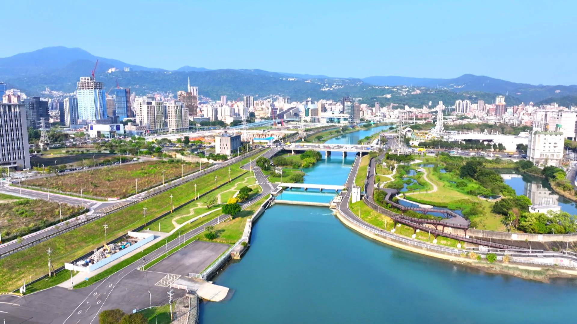 捷運環狀線北環段通車後，將串聯新北產業園區，北投士林科技園區等重要軸線。