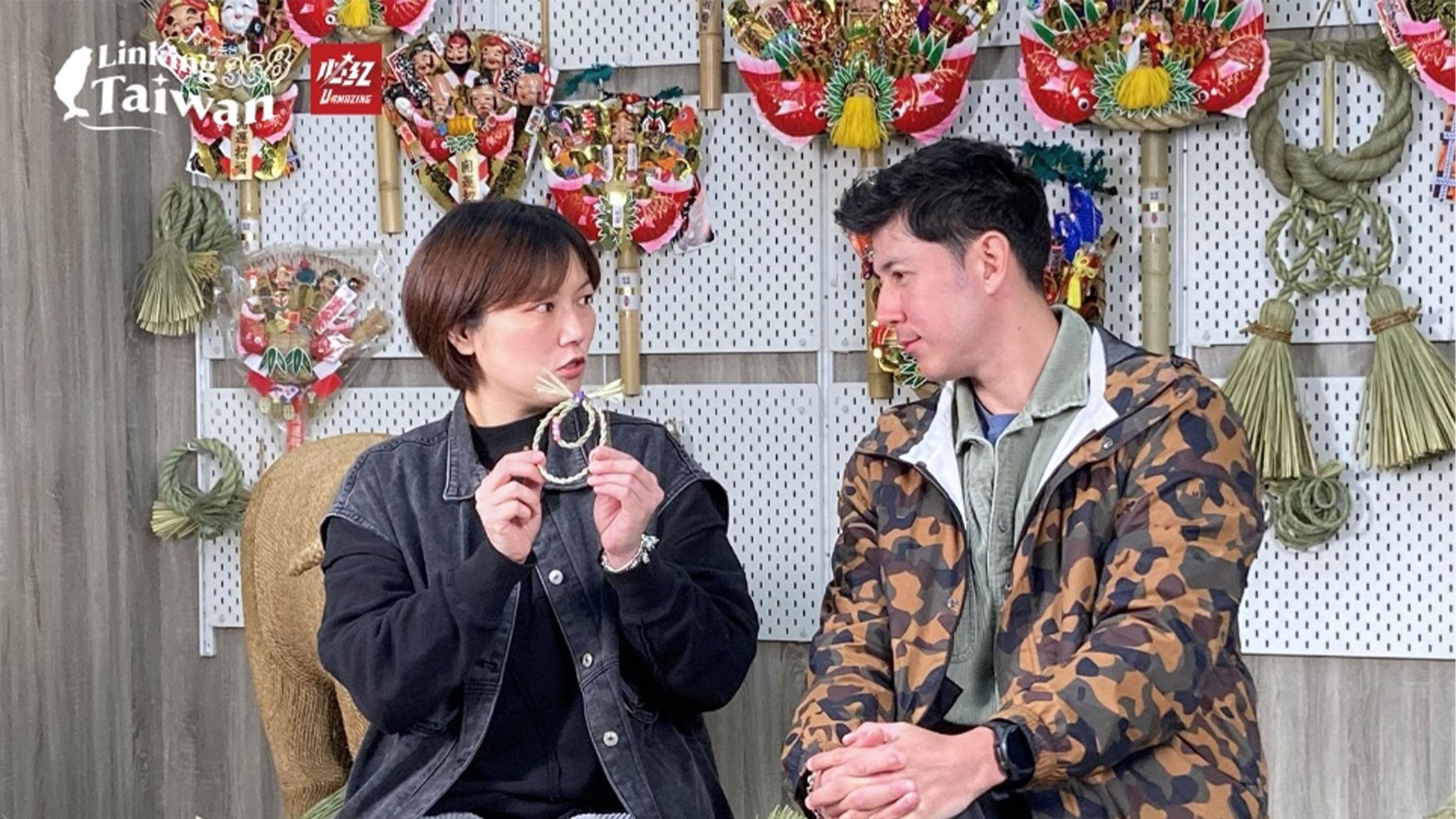 喜妹娜哇是日文注連繩的意思，常見於日本神社鳥居、歷史遺跡及年節慶典上，象徵吉祥、開運、祈福和趨吉避凶之意，即為台灣的春聯！（圖／《恁去台灣》提供）