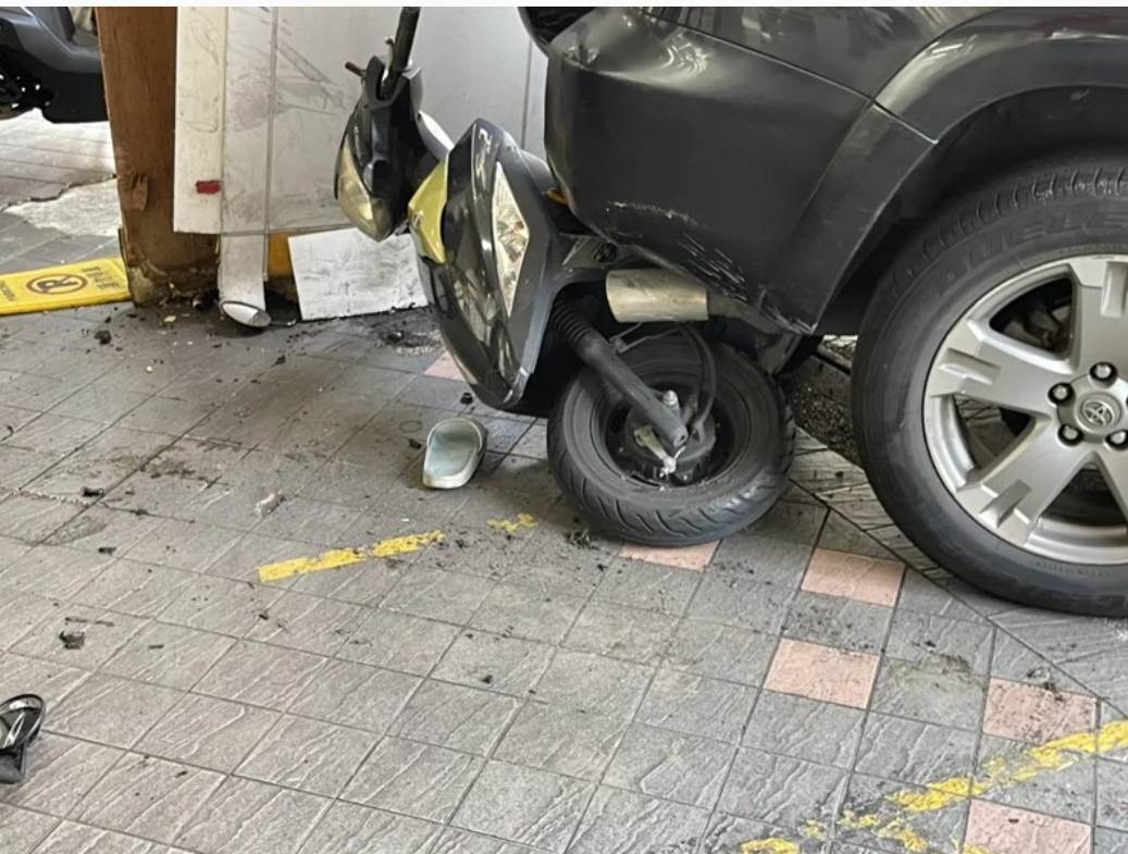 21433AEF-492F-4A8A-A9DE-861AFA11AA05