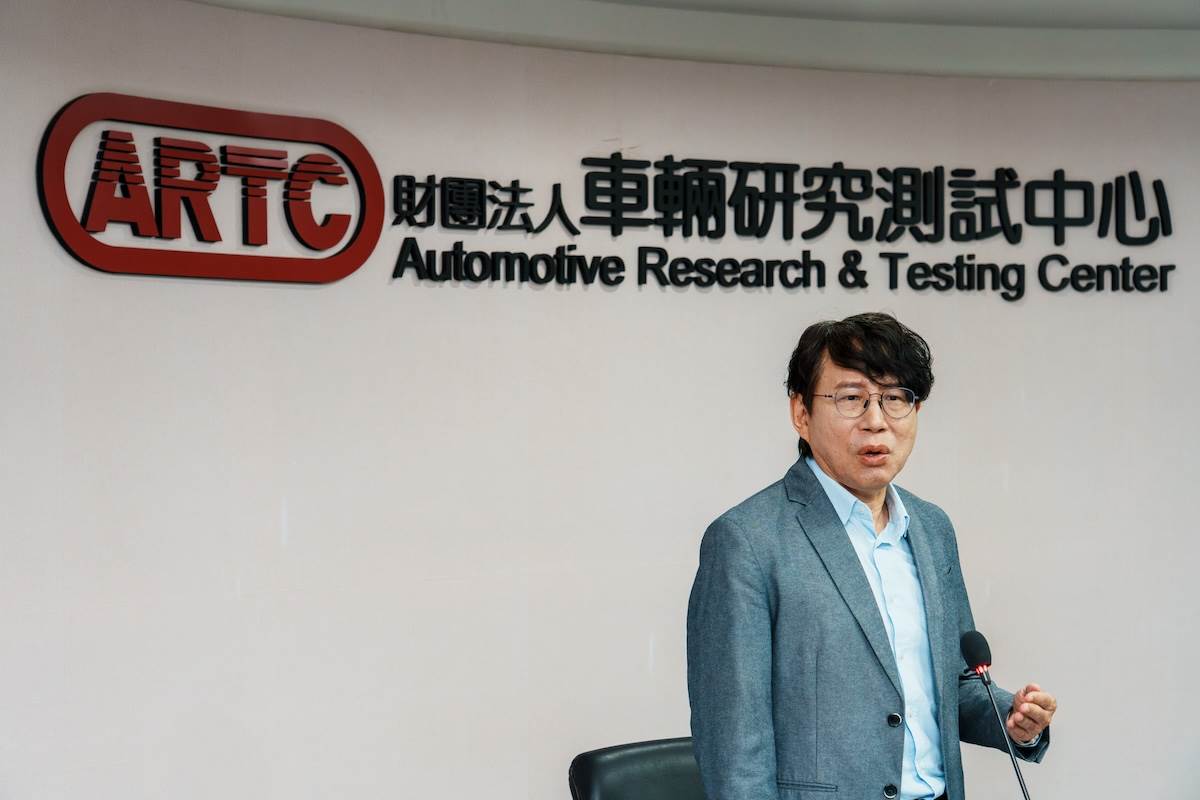 車輛研究測試中心董事長王正健透露，今年9月即將啟用的全天候高速自駕實車驗證測試場域。（圖／林昱丞攝影）