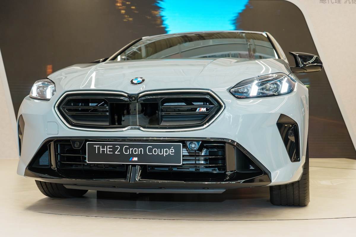 車頭導入光型變化智慧LED頭燈，結合垂直與對角交錯結構的新世代雙腎型水箱護罩。（圖／林昱丞攝影）