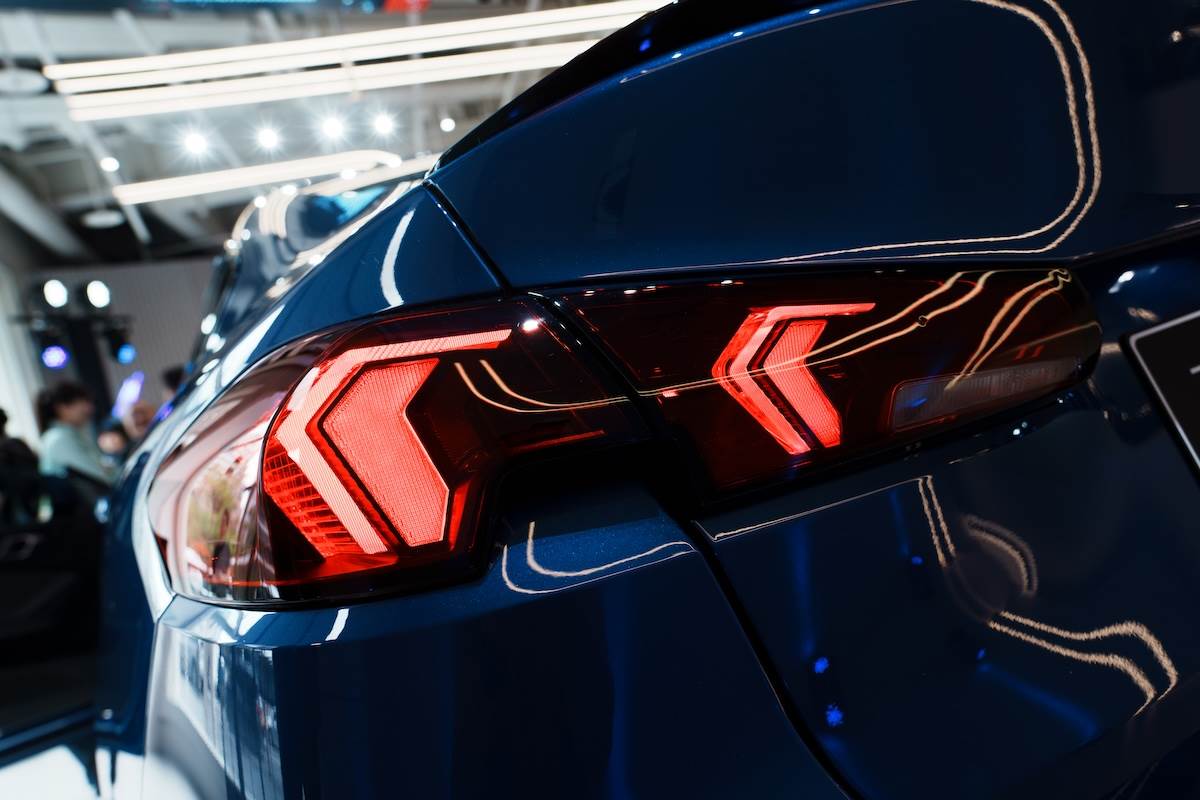車尾則採用全新扁平化尾燈，巧妙融合力量感與現代美學。（圖／林昱丞攝影）