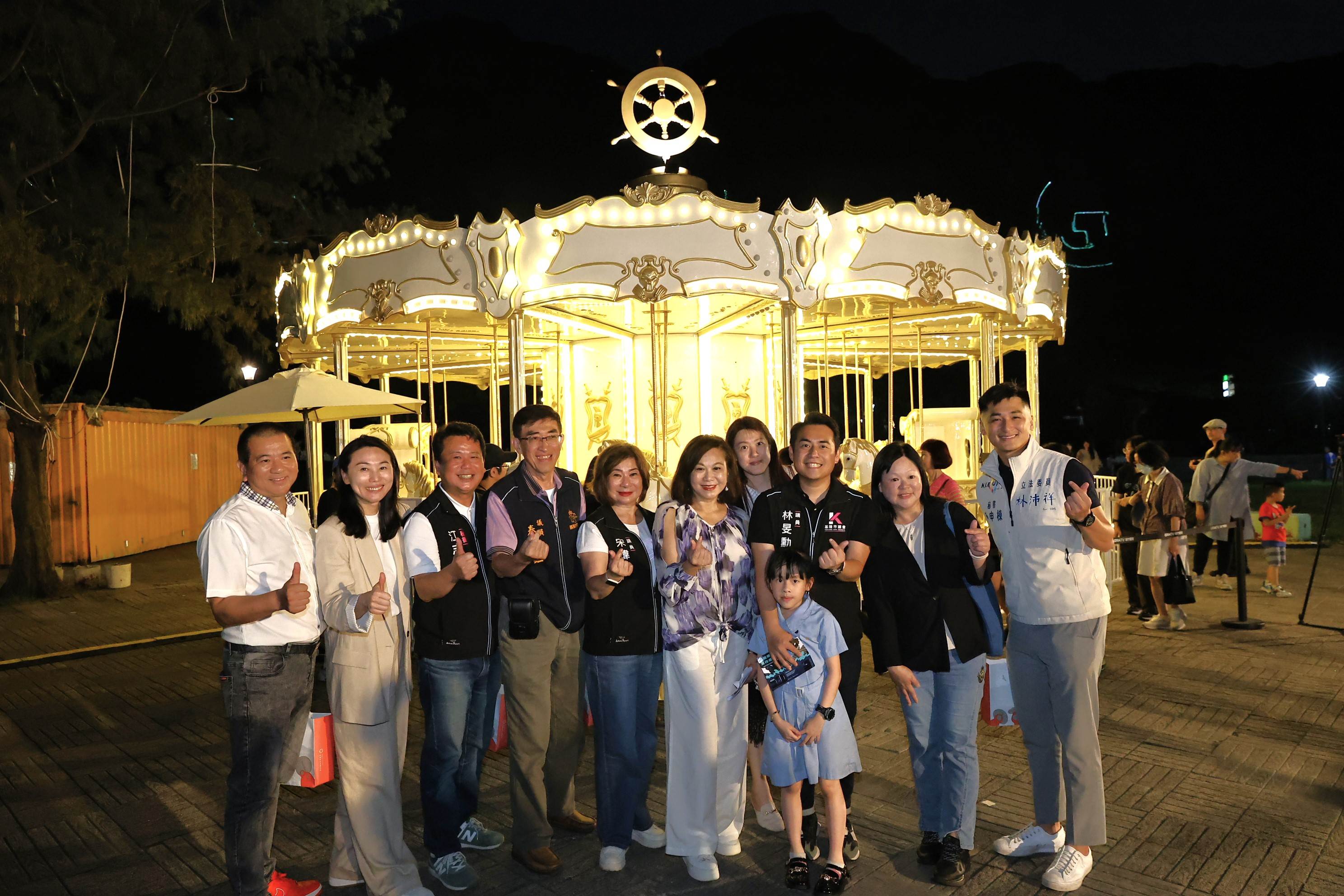 展場內的大型互動裝置融入演化、互動、記憶與共鳴等主題,搭配感測裝置、聲光技術與手機操作機制,讓觀眾自踏入場域起,即展開一場聲音、光線與感知的探索之旅。(圖/基隆市政府提供)