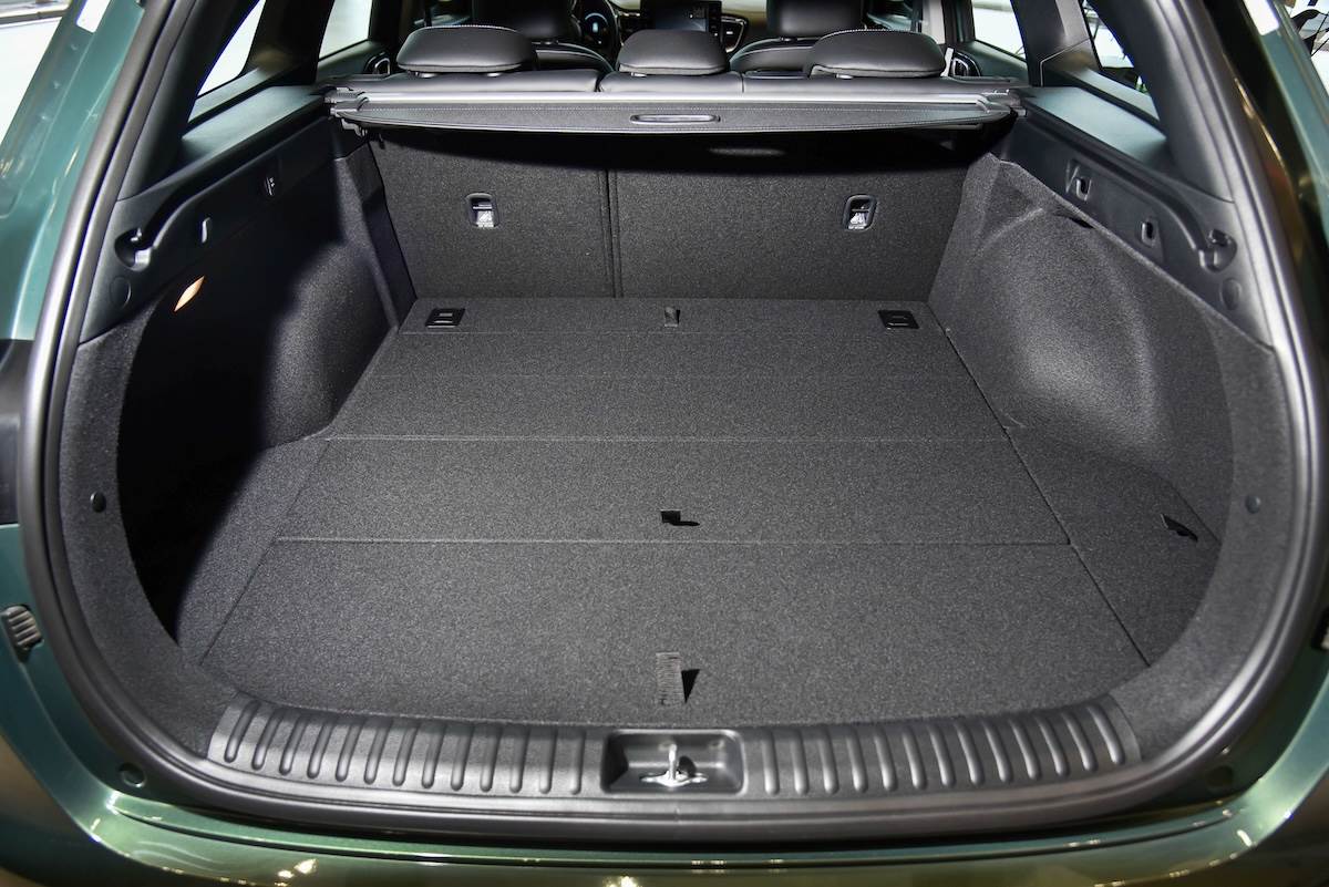 後行李廂擁有521公升的置物空間，座椅椅背傾倒模式下更可擴充至1,581公升。（圖／台灣森那美起亞提供）