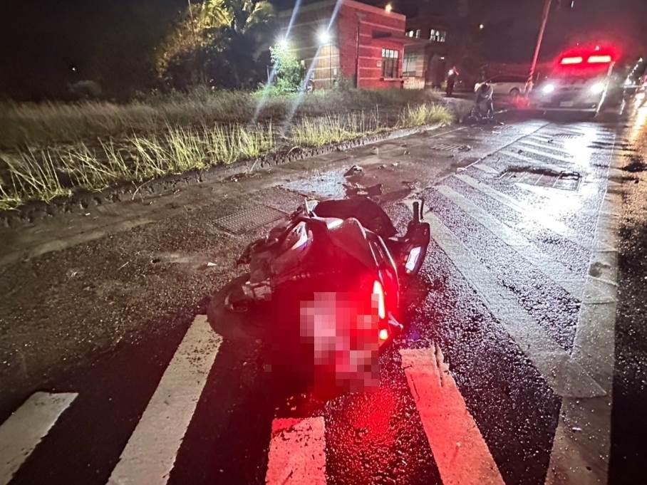 高雄市橋頭區2日晚間8時許發生一起死亡車禍。（圖／翻攝畫面）