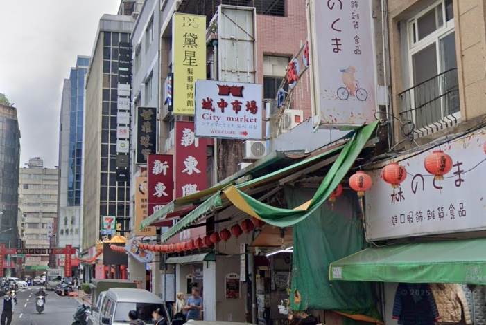 城中市場作為台北老城區的飲食地標之一,見證了無數庶民風味的傳承與消逝。(圖/翻攝自Google maps)