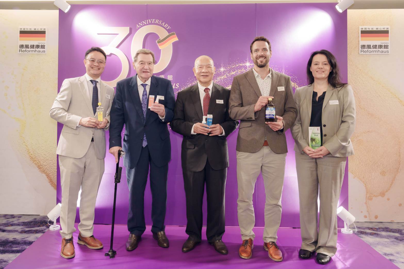 德風健康館從百靈油起家，始終秉持「寧為最佳，不為最大」的經營哲學。（圖／業者提供）