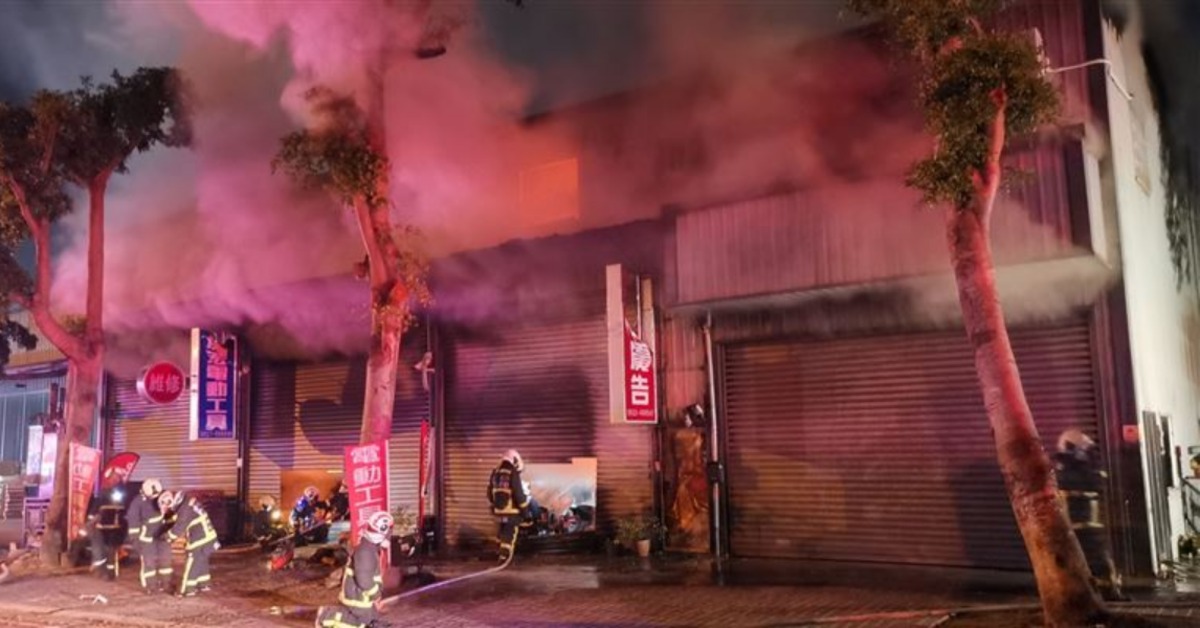 台中一處工廠發生火警。（圖／翻攝畫面）