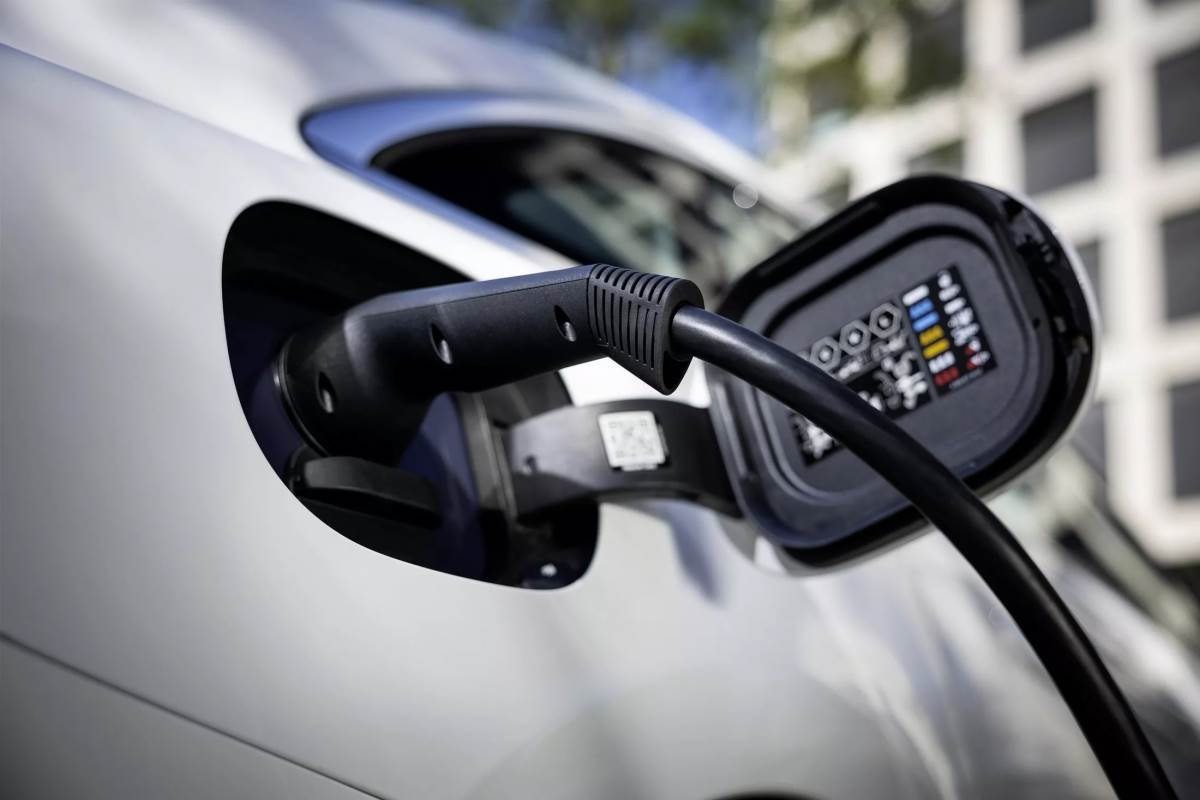 若是鋰金屬電池成真，在成本以及續航里程上都將有極大優勢。（圖／賓士提供）