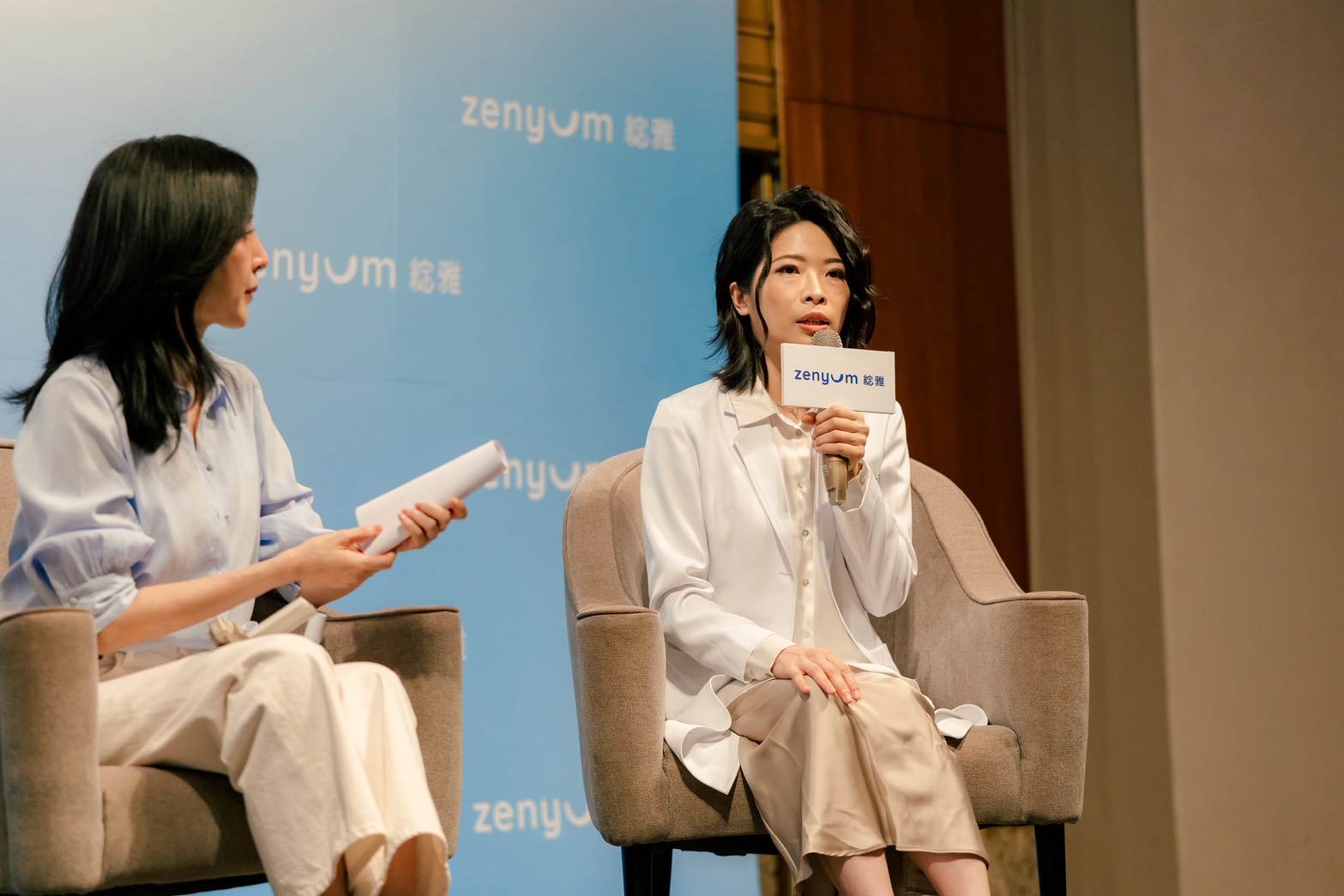 Zenyum綻雅品牌代言人楊謹華與Zenyum綻雅合作矯正專科醫師林子玉。（圖／Zenyum綻雅提供）