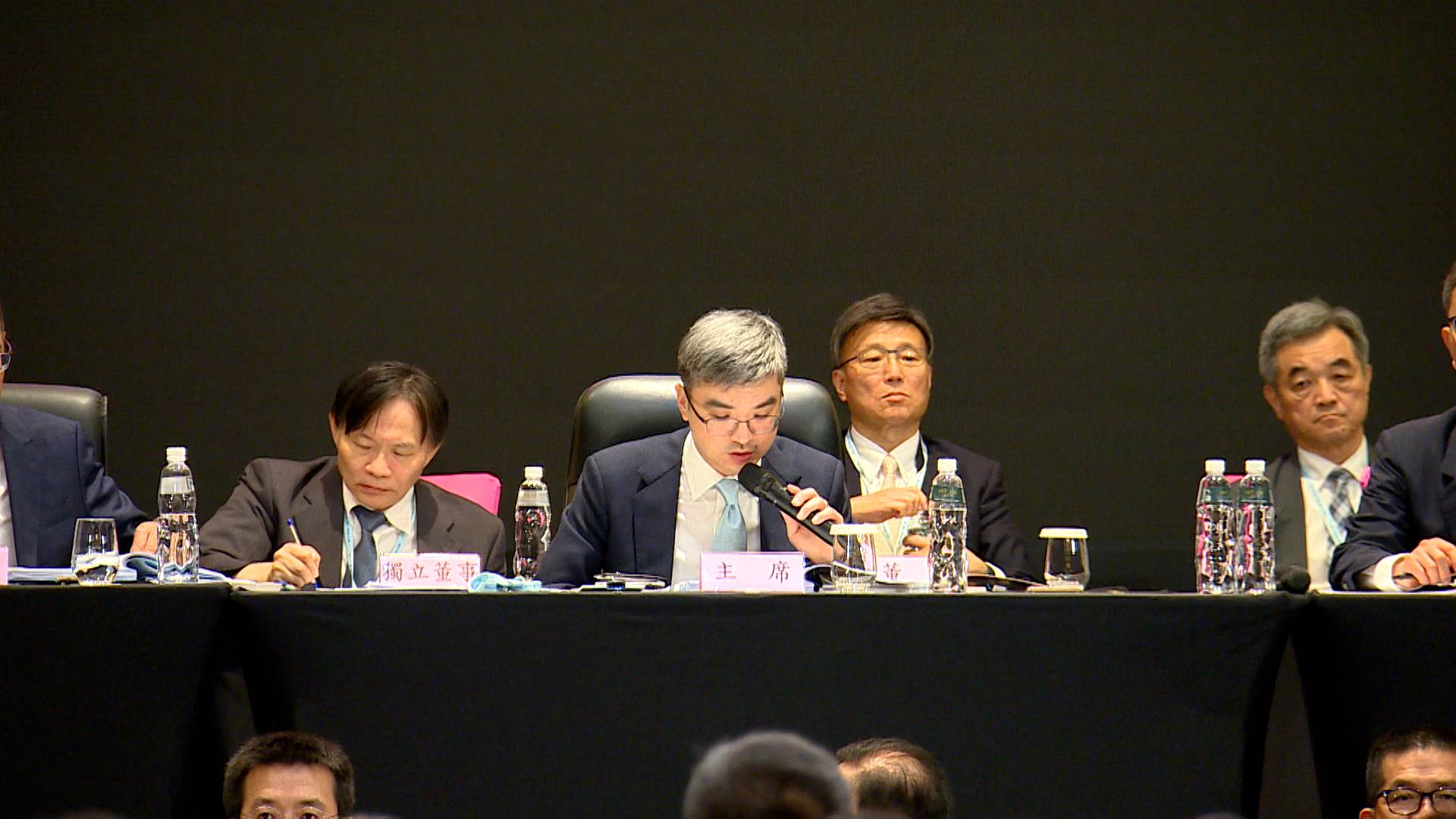 董事長尹崇堯二度在大會上發表專題演說。(圖/東森新聞)