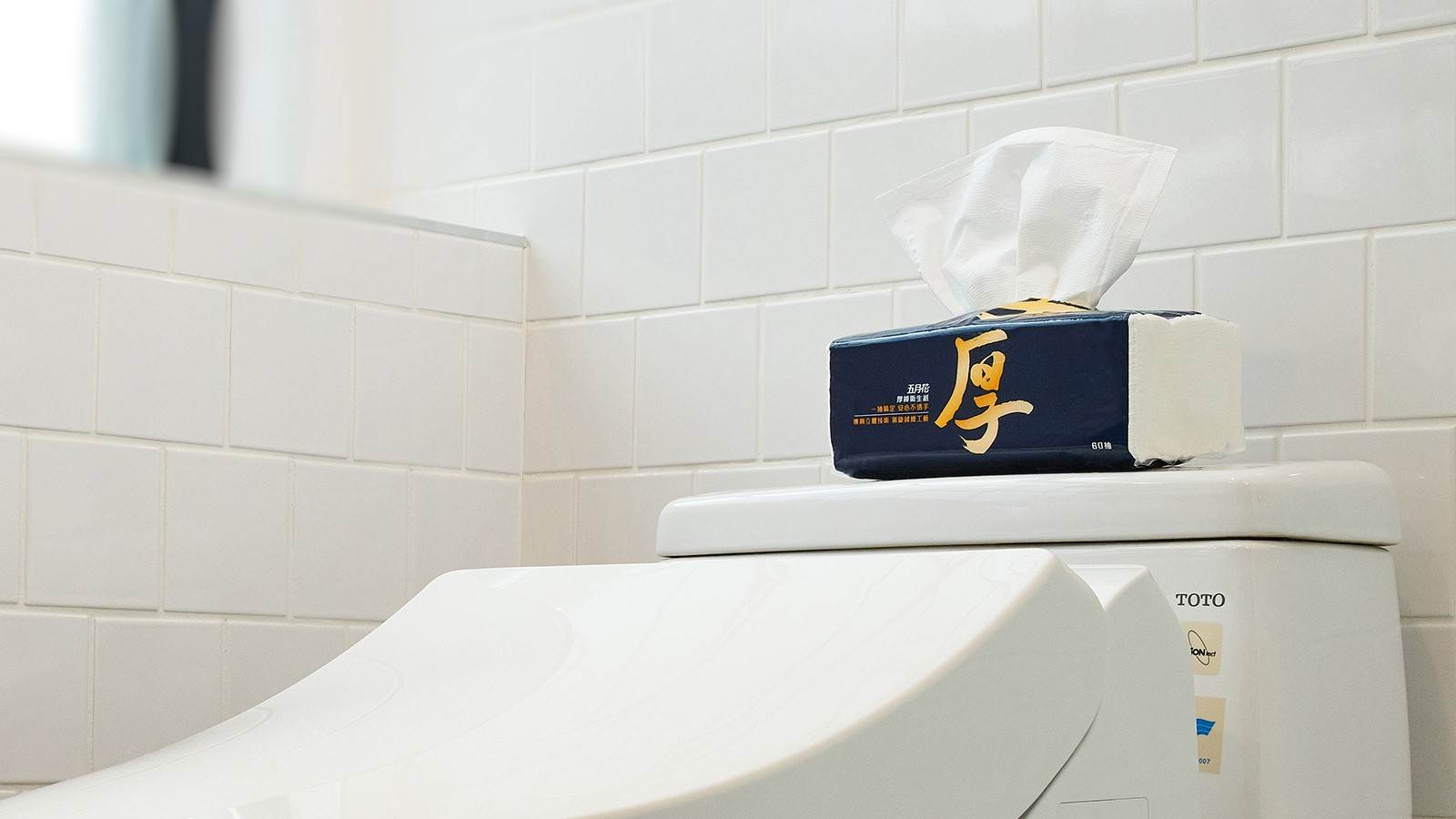 【五月花】厚棒抽取式衛生紙,1抽搞定,安心不透手,無論在任何居家場景,例如客廳、衛浴、臥室皆能便利使用。(圖/五月花提供)