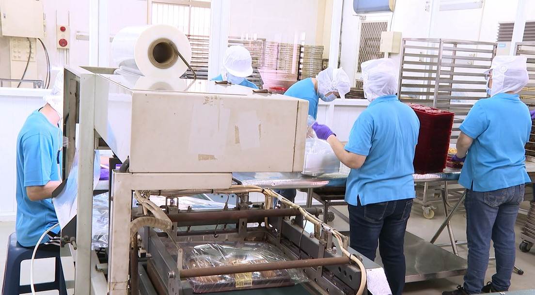 圖說四：導入自動化設備，提升產品一致性與衛生標準。