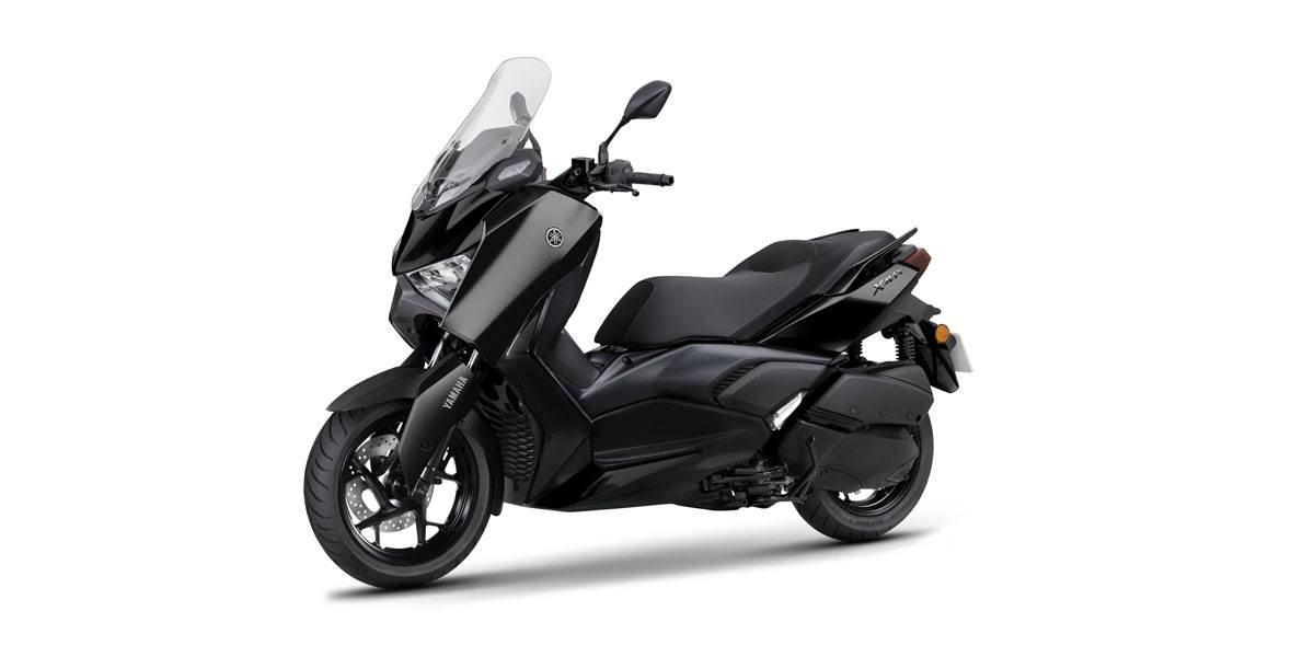 XAMX車色Tech Black 石墨黑。(圖/台灣山葉提供)