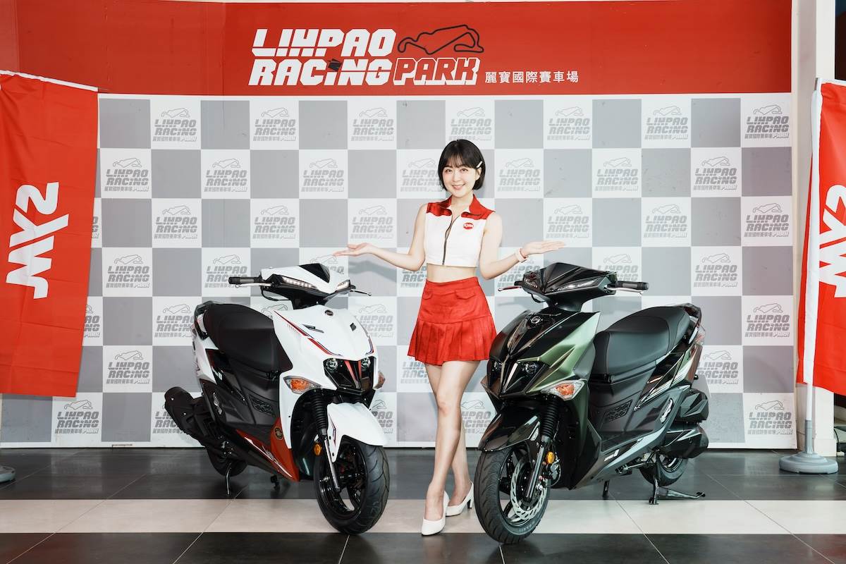 外型上沒有太多變動，主要是換上全新的塗裝，左邊那輛則是「連冠十周年特式版」。（圖／林昱丞攝影）