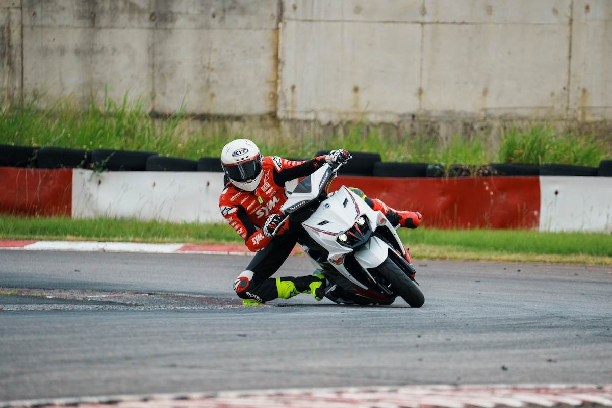 JET依舊維持很強的操控性，這次重新調校引擎，有更棒更直接的反應。（圖／林昱丞攝影）