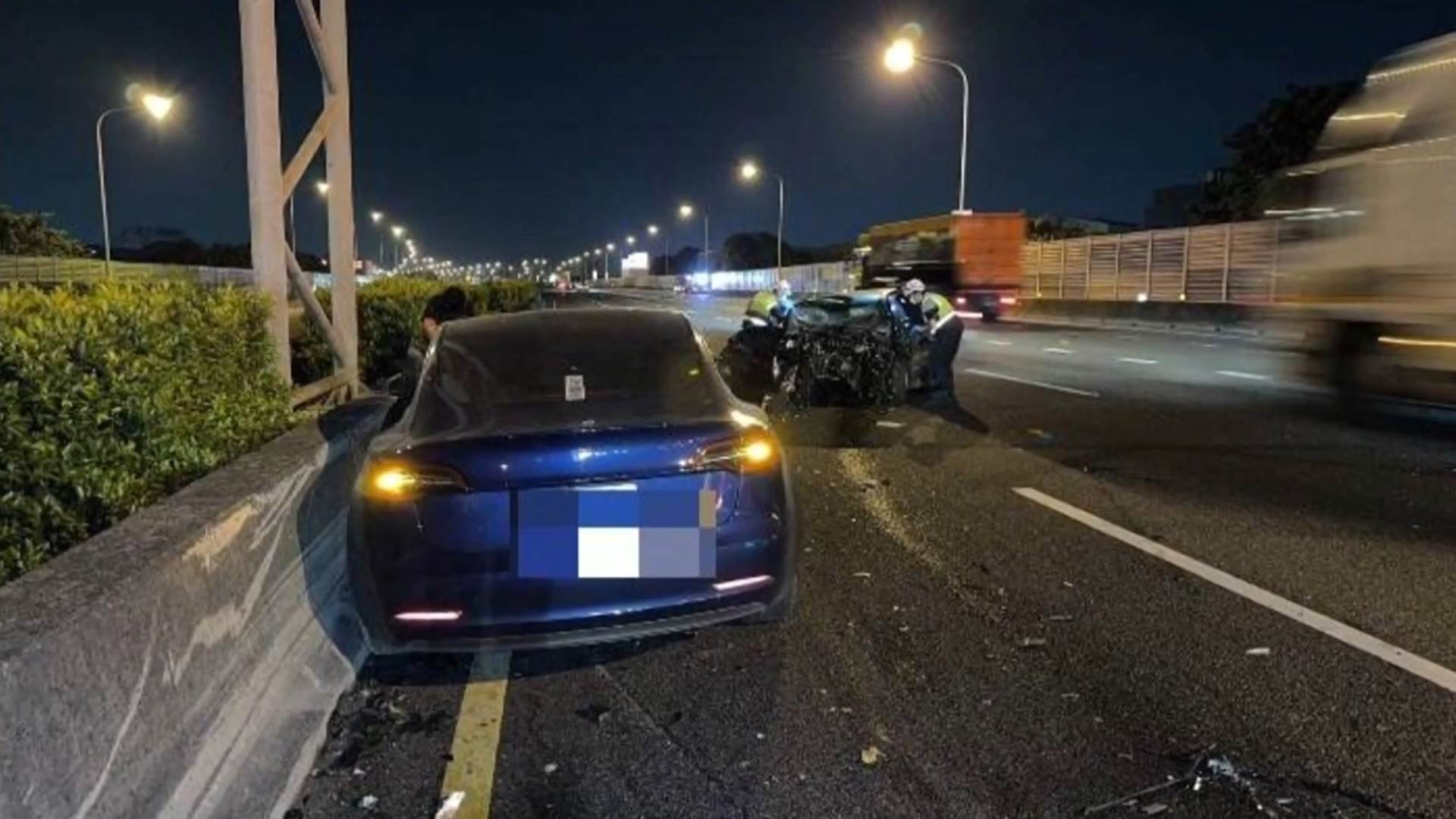 國道酒駕撞08402